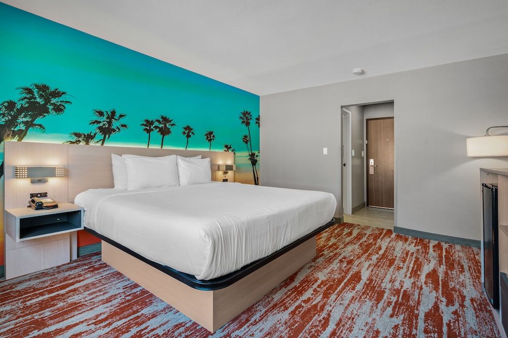 Avania Inn of Santa Barbara Deluxe Room, 1 King Bed (Deluxe King)