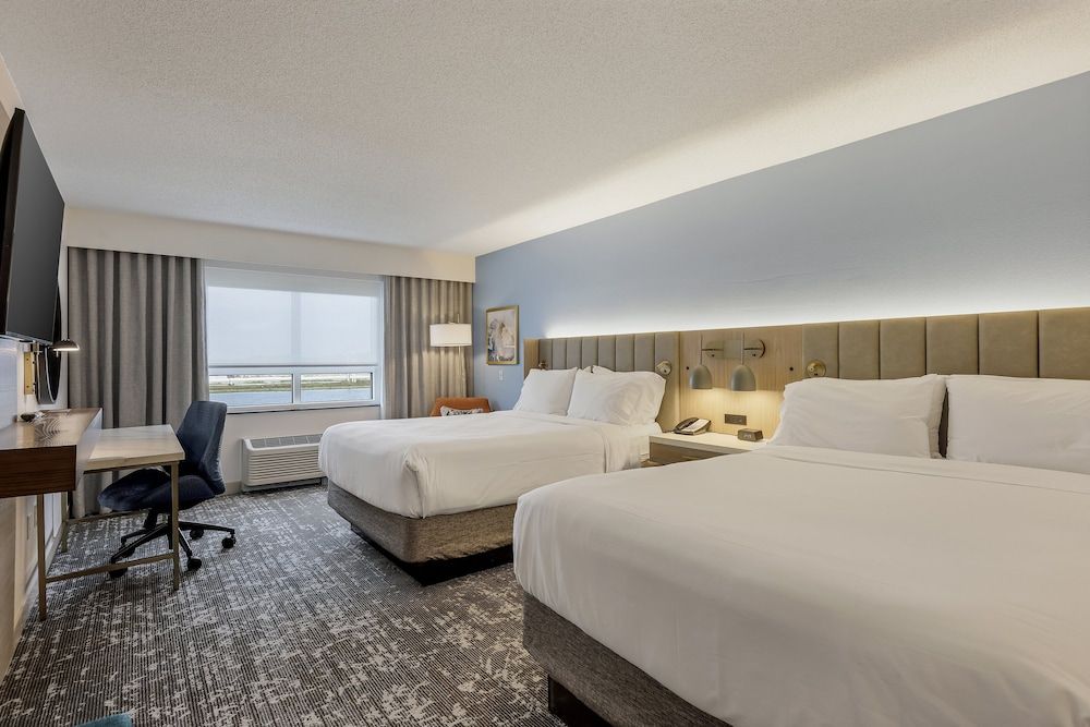 Standard Room, 2 Queen Beds (Communications, Roll-In Shower)