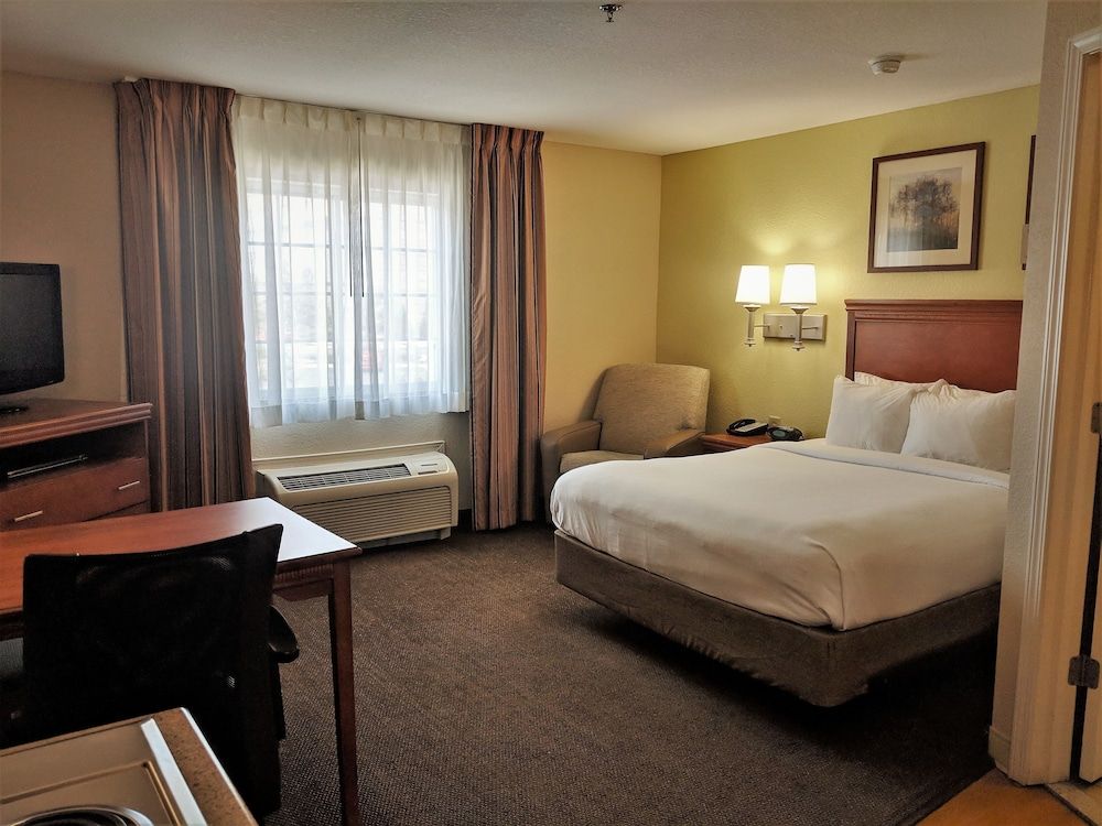 Studio Suite, 1 Queen Bed, Accessible (Mobility, Accessible Tub)