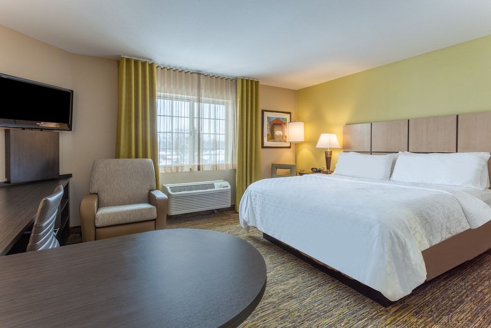 Studio Suite, 1 King Bed, Accessible (Communications, Mobility)