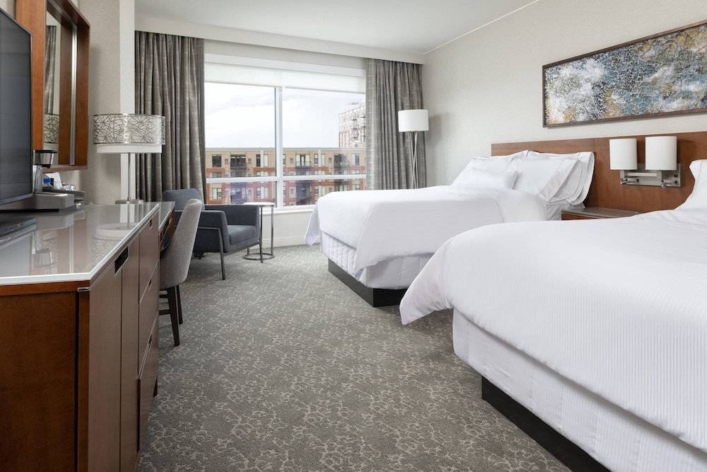 Traditional Room, 2 Queen Beds (Mobility/Hearing Accessible, Tub)