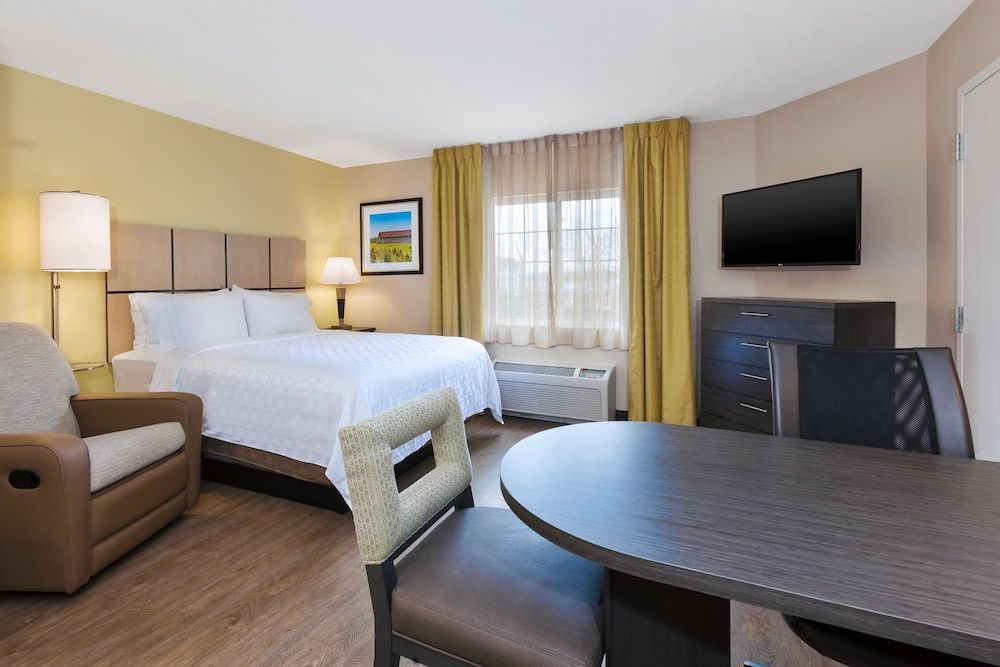 Studio Suite, 1 Queen Bed, Accessible Bathtub (Mobility)