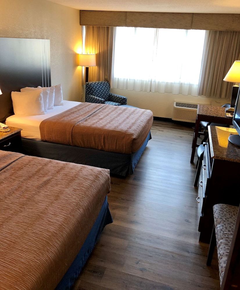 Standard Room, 2 Queen Beds, Non Smoking, Refrigerator & Microwave (Pet Friendly)
