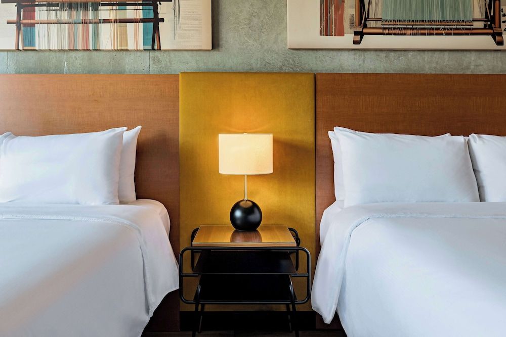 Room, 2 Queen Beds, Accessible (Mobility & Hearing, Roll-in Shower)