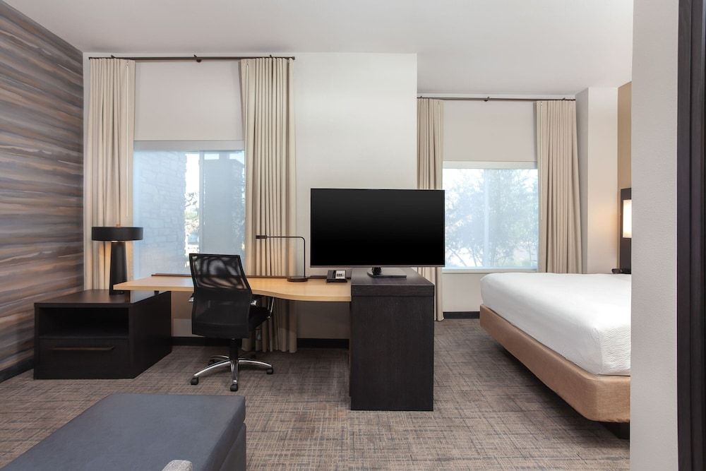 Studio Suite, 1 King Bed with Sofa bed, Non Smoking (Mobility/Hearing Accessible, Tub)