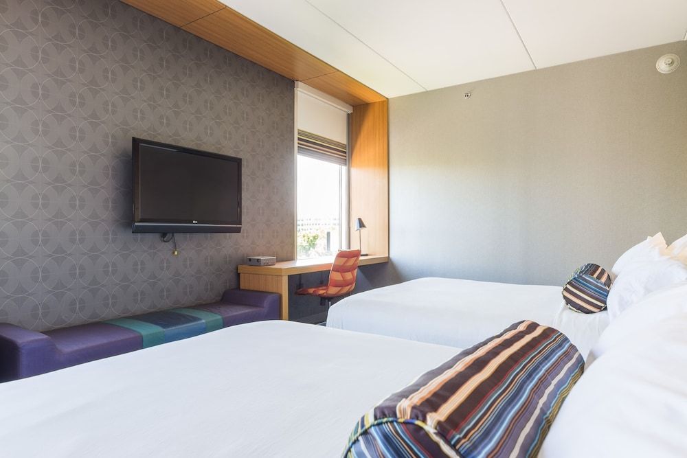 Room, 2 Queen Beds, Non Smoking (Mobility Accessible, Roll-in Shower)