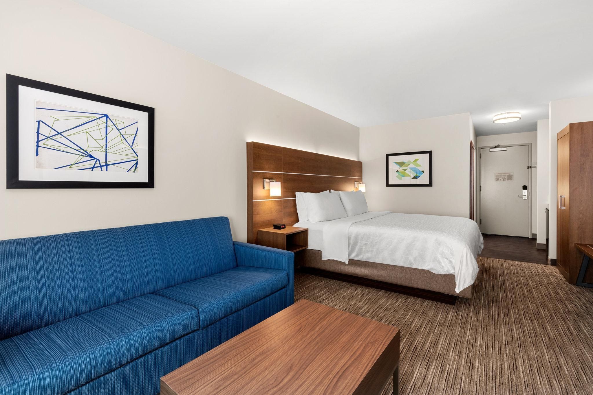 1 King Suite