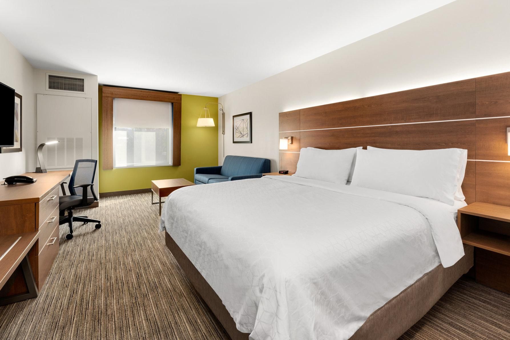 1 King Suite