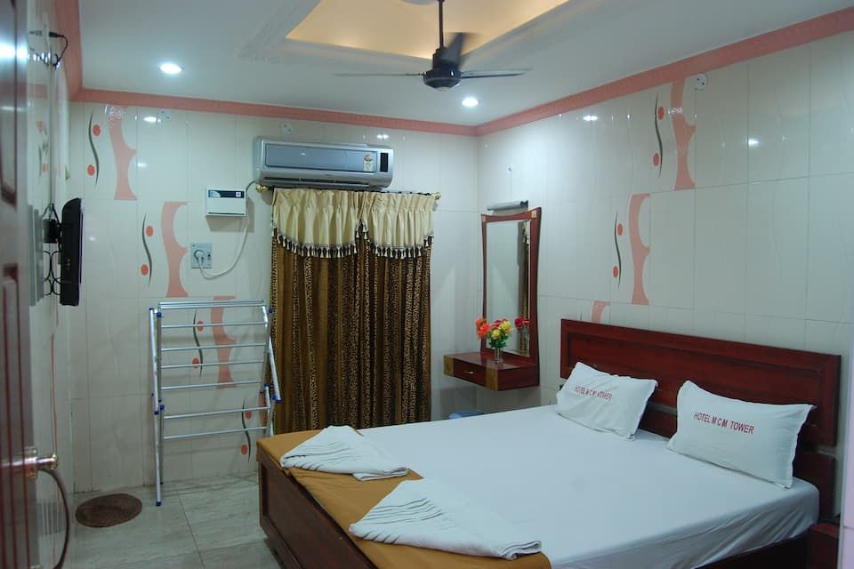 Hotel MCM Towers Double Bed A/C 4