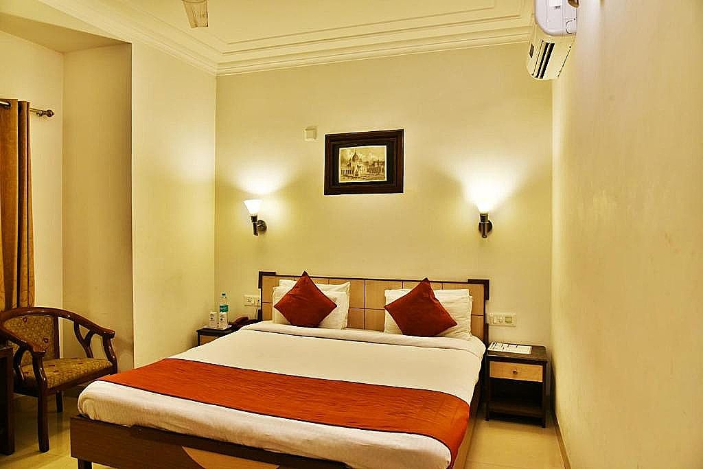 Hotel Sapphire Opposite Golden Temple Deluxe Room 4