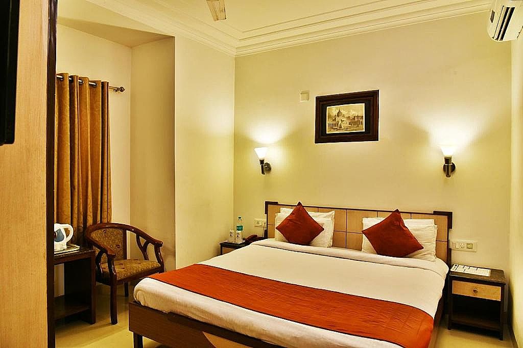 Hotel Sapphire Opposite Golden Temple Deluxe Room 2