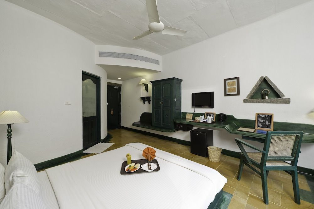 Halez Sparsa Thiruvannamalai Standard Room 7