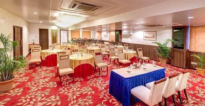 Food & Dining