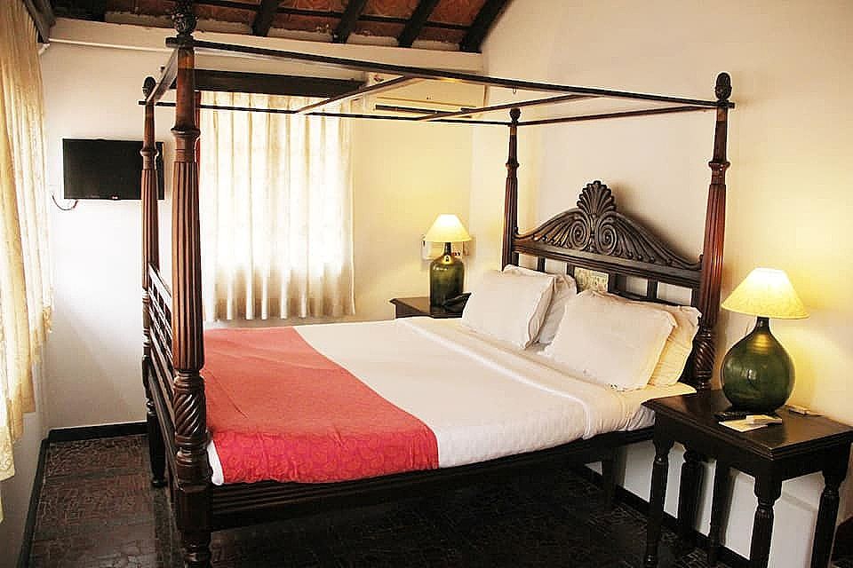 Deluxe Bedroom