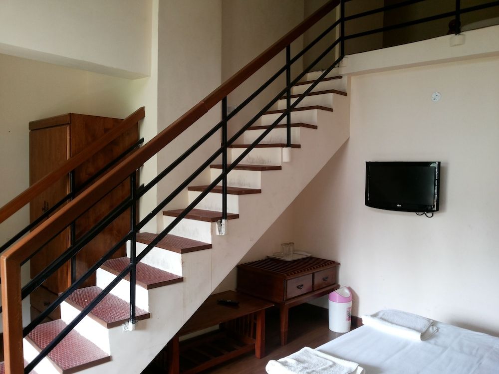 Raahat Inn Kodaikanal Executive Duplex, Multiple Beds 3