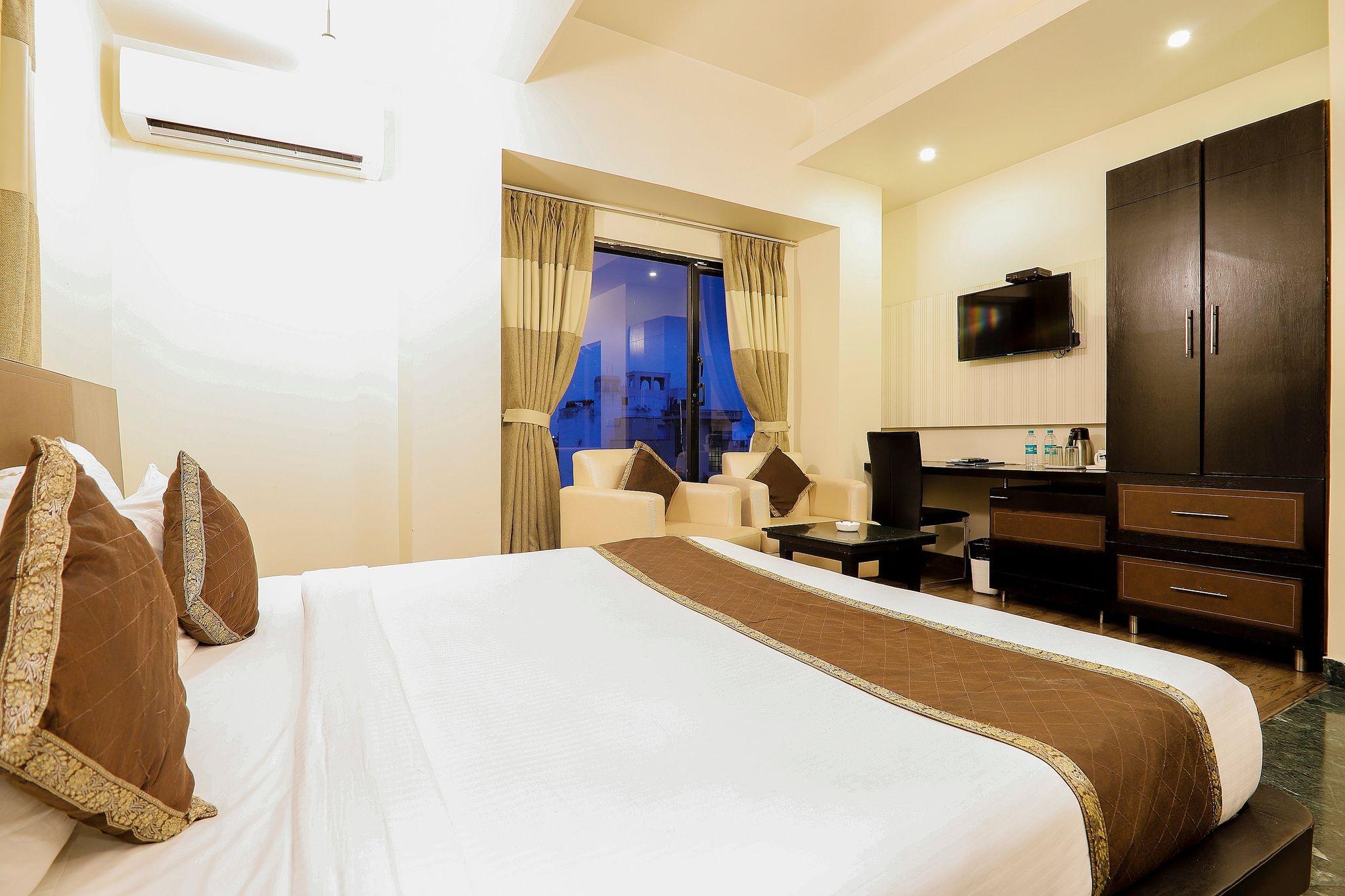 Hotel Mosaic Deluxe Room 13