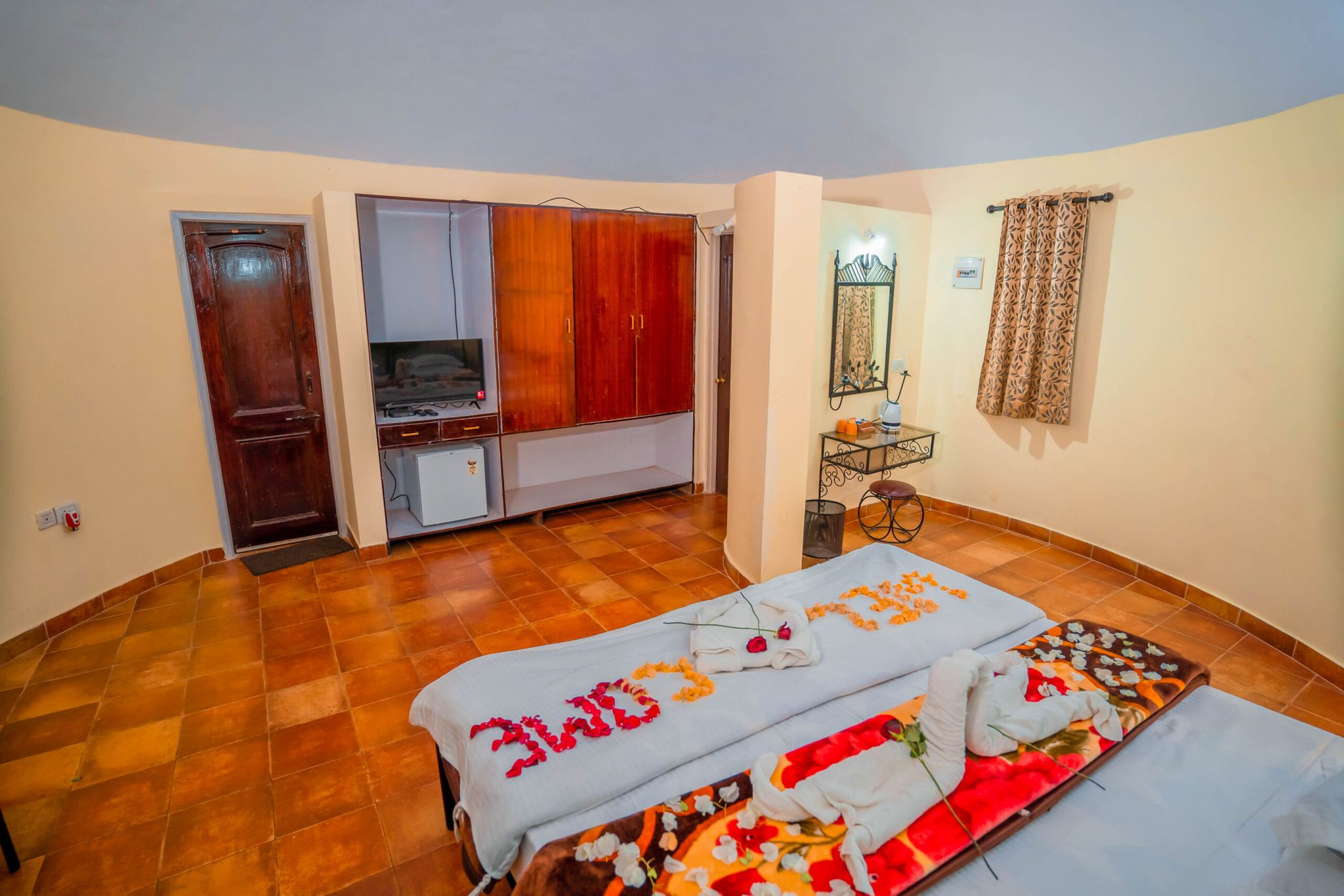 Mowgli's Den Standard AC Cottage 2