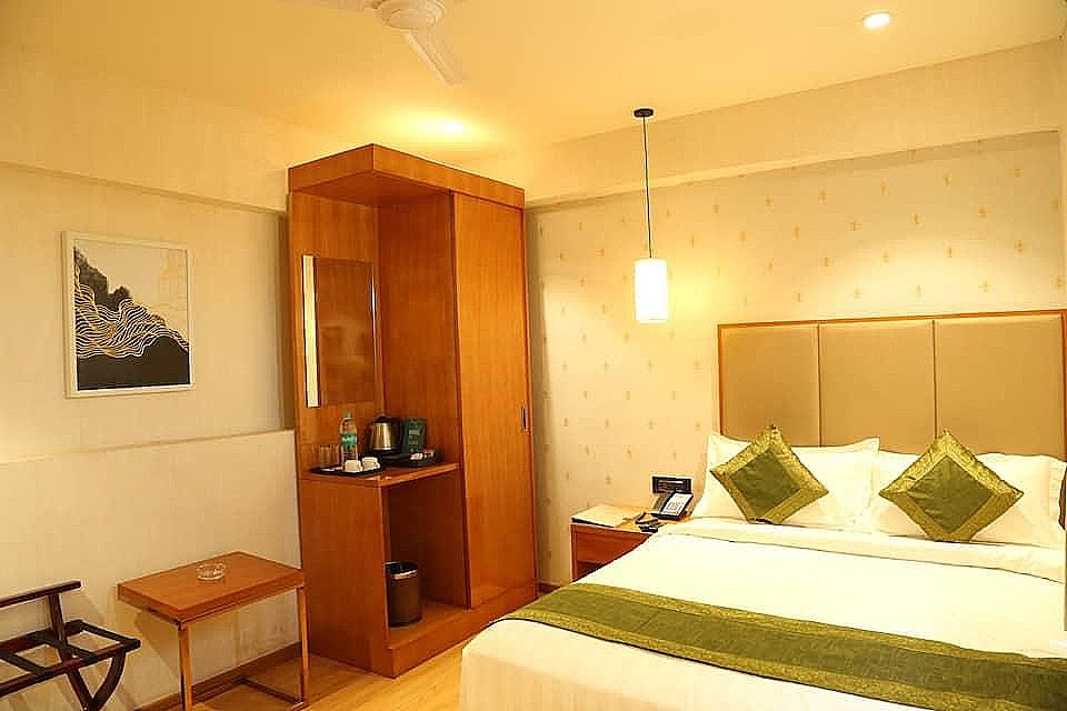 Hotel Reva Regency Standard Room 6