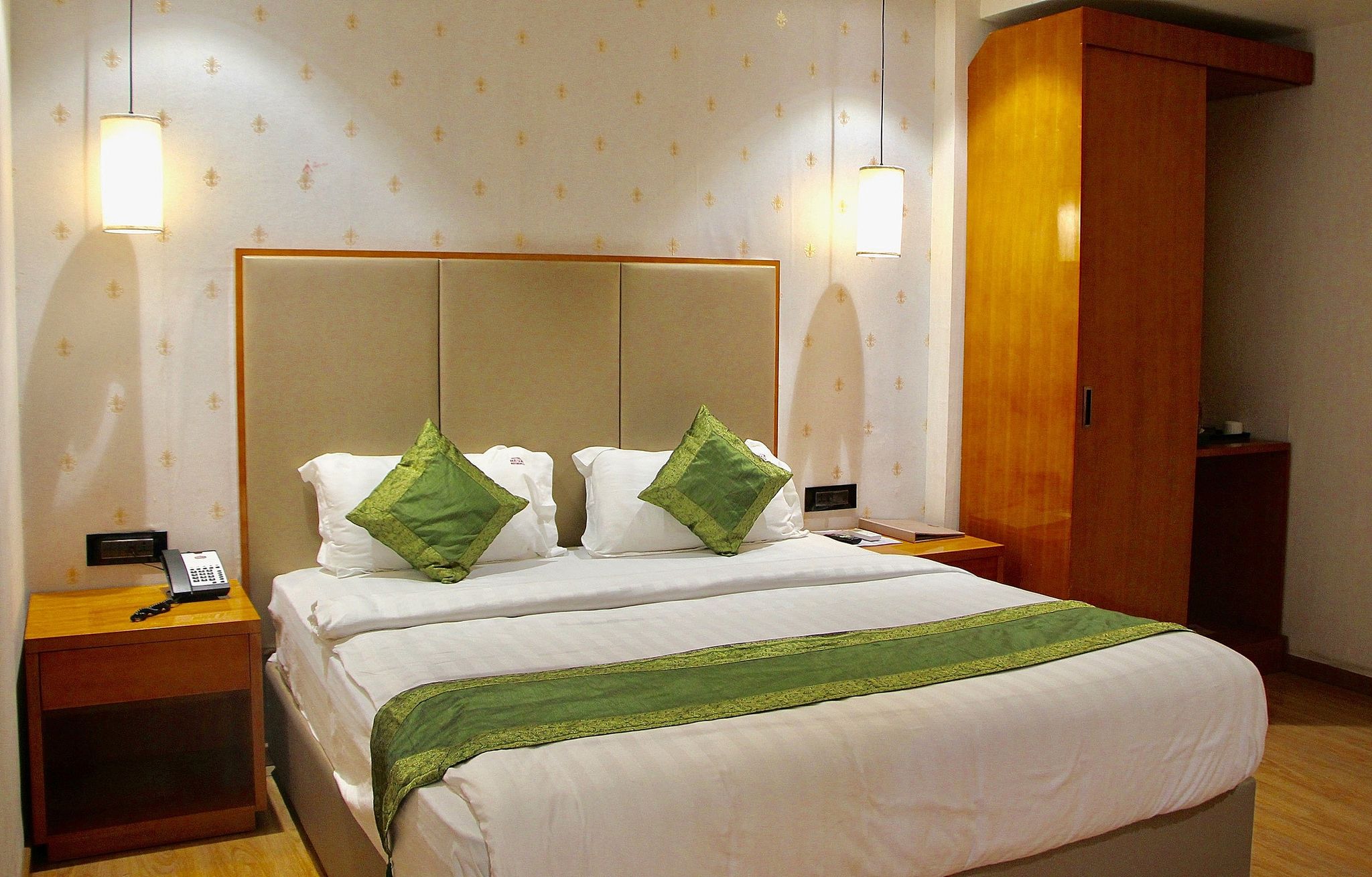 Hotel Reva Regency Standard Room 4