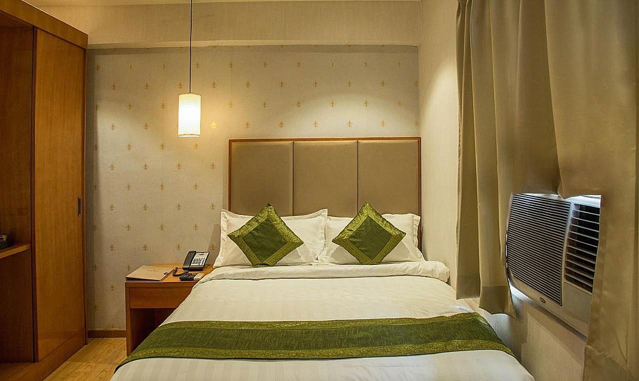 Hotel Reva Regency Standard Room 5