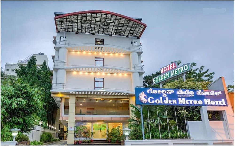 undefined Golden Metro Hotel 5