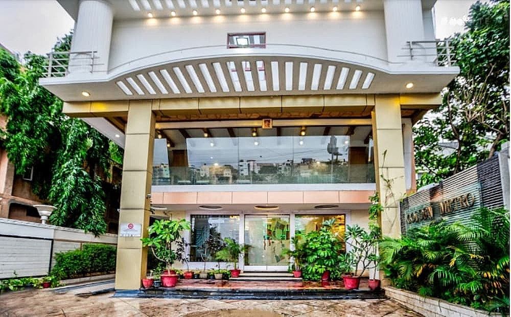 undefined Golden Metro Hotel 10