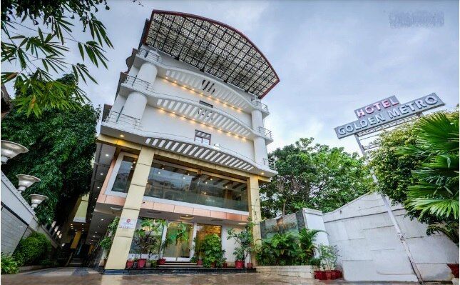 undefined Golden Metro Hotel