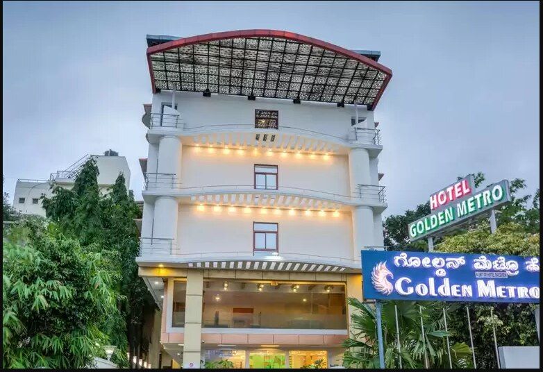 undefined Golden Metro Hotel 6