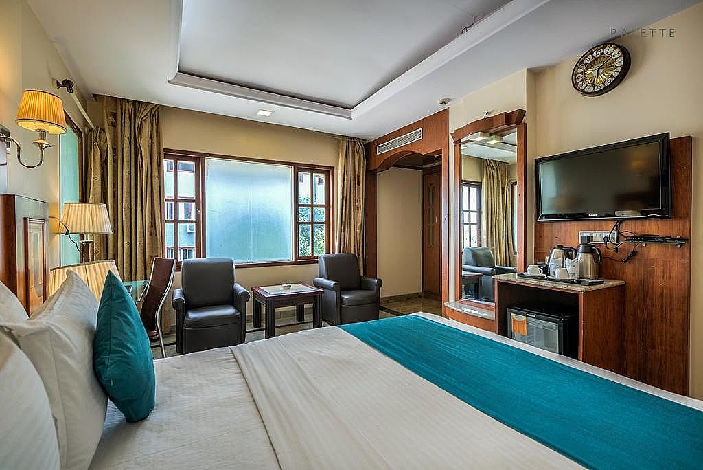 Golden Metro Hotel Classic Room 8