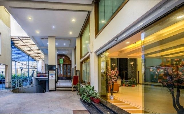undefined Golden Metro Hotel 8