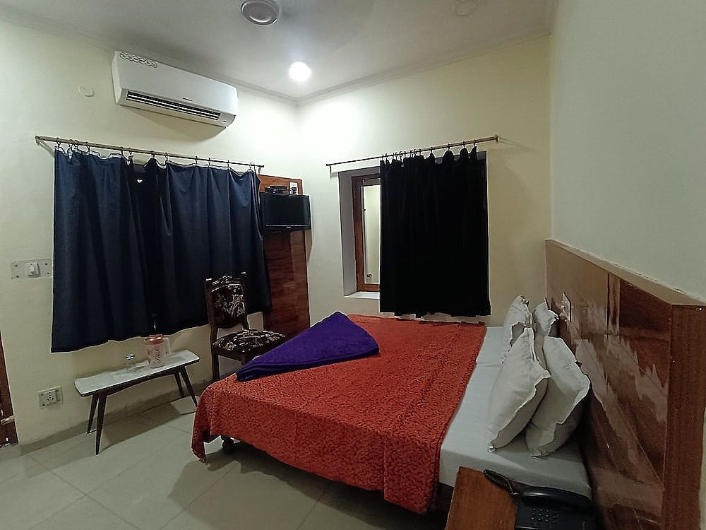 Hotel Ganga Azure Standard AC Room 4