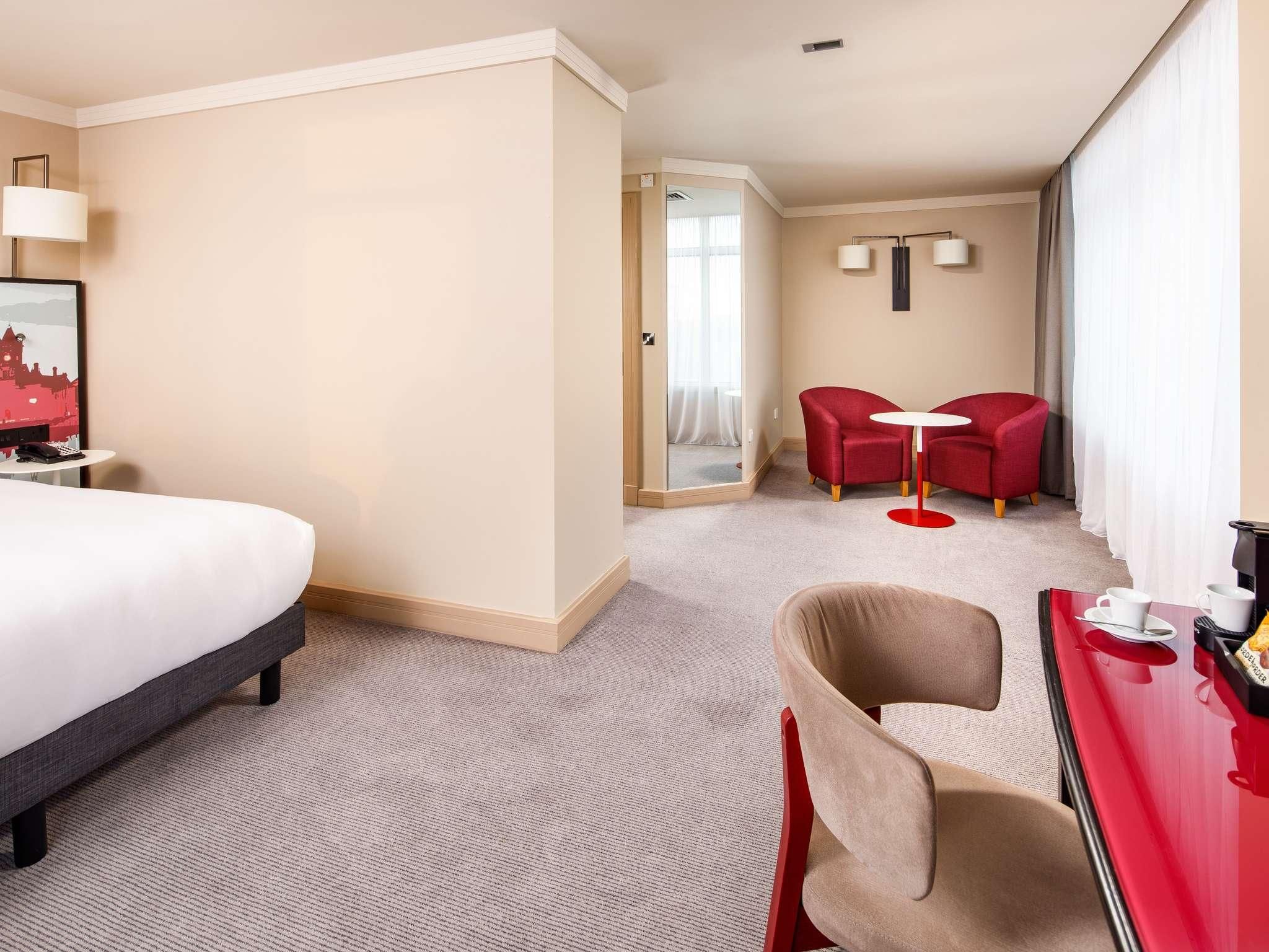 undefined Holland House Hotel Cardiff By Sunday 3