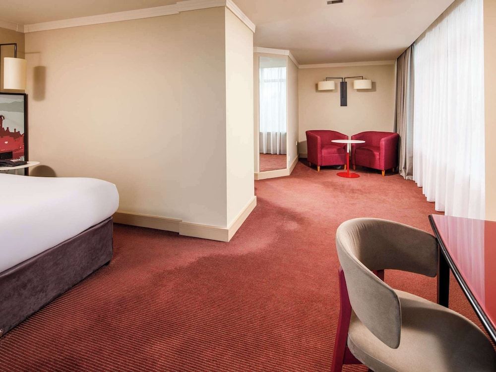undefined Holland House Hotel Cardiff By Sunday 7