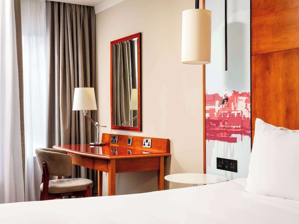 undefined Holland House Hotel Cardiff By Sunday 6