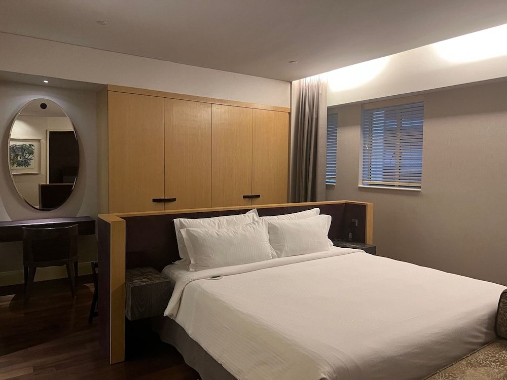 Ascott Raffles Place Singapore Studio Cutler Suite