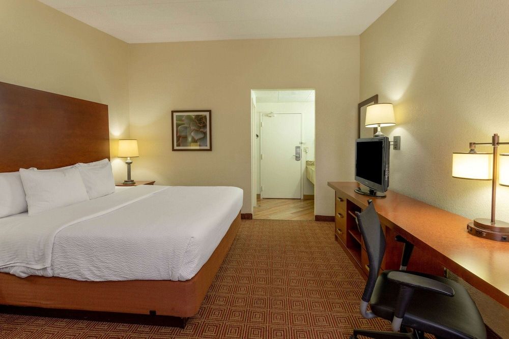 Room, 1 King Bed, Non Smoking
