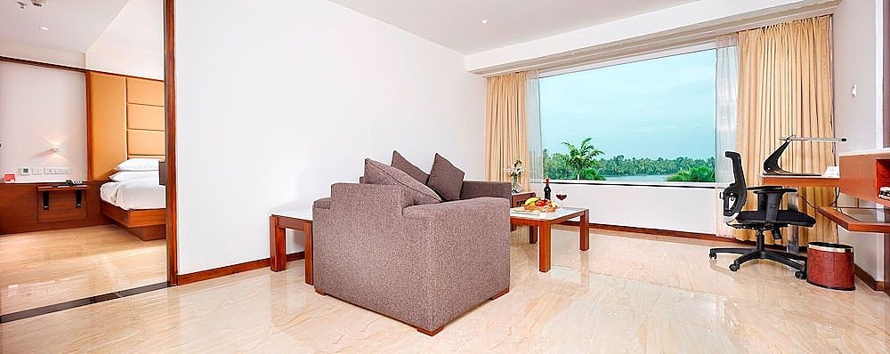 Ramada Resort by Wyndham Cochin 1 King Bed Non Smoking Luxury Room 3