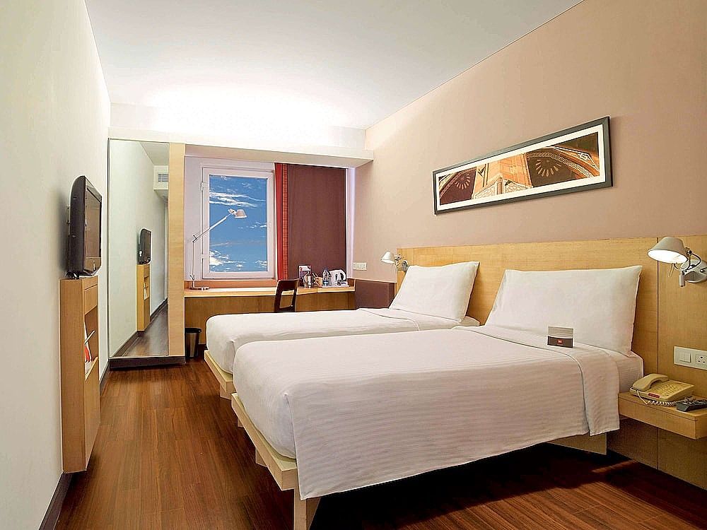 ibis Gurgaon Golf Course Road Hotel Standard Twin Room, 2 Twin Beds 5