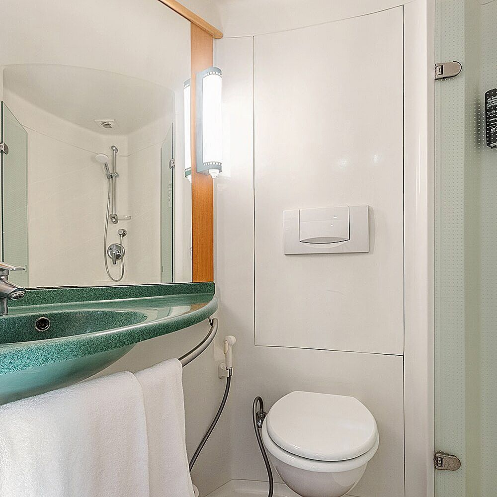 ibis Gurgaon Golf Course Road Hotel Standard Twin Room, 2 Twin Beds 10