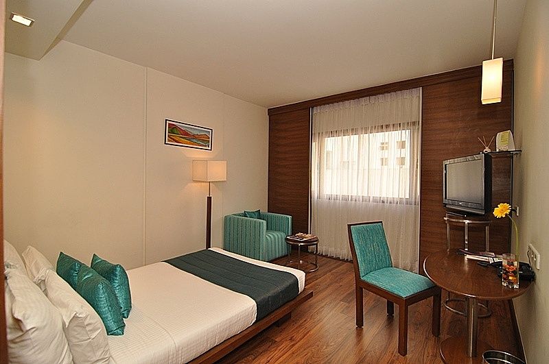 Design Room, 1 King Bed