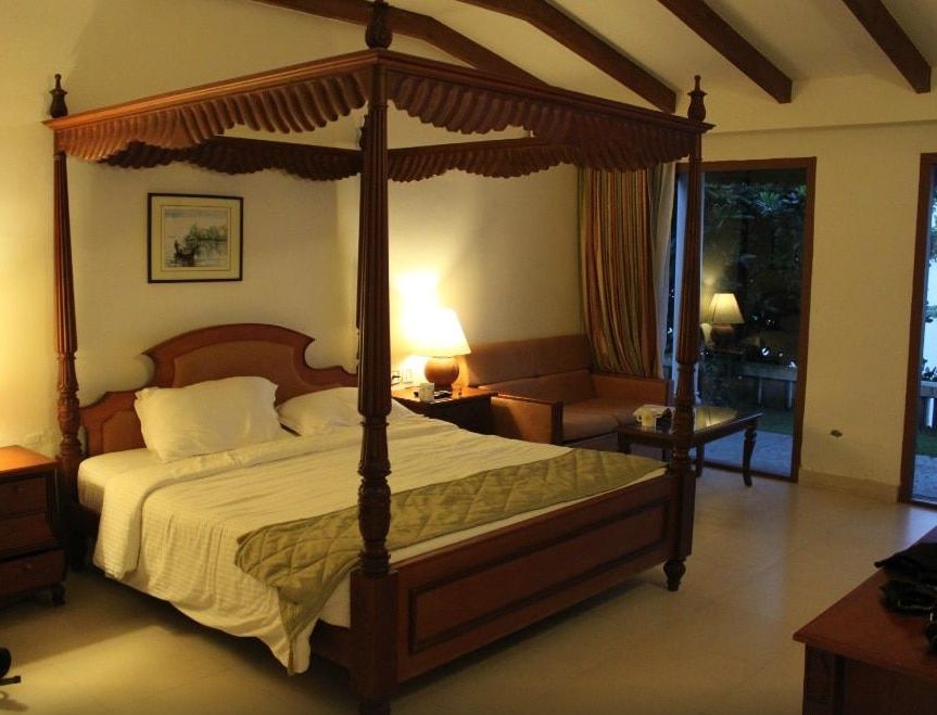 Junior Lake Front Suite - Renovated Rooms