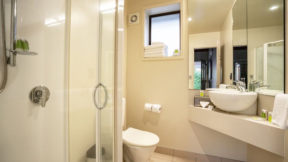 Scenic Hotel Bay of Islands Standard Room, 1 Queen Bed 4