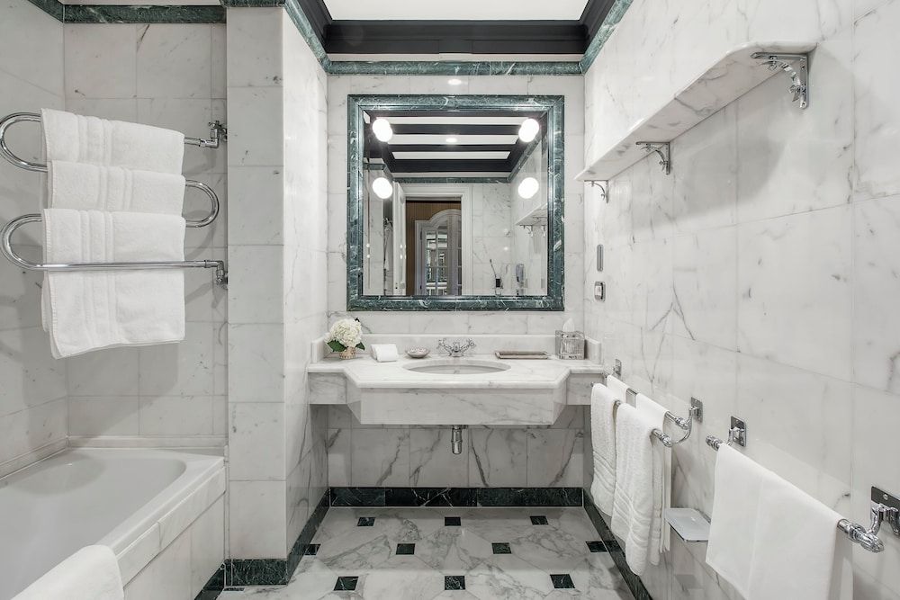 Helvetia & Bristol Firenze – Starhotels Collezione Deluxe Double or Twin Room (Helvetia) 7