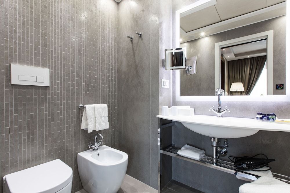 Santa Chiara Hotel Deluxe Double Room, City View 4