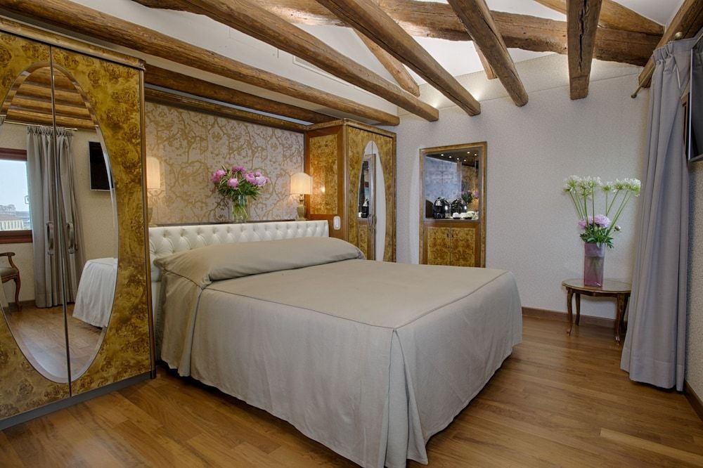 undefined Santa Chiara Hotel 10
