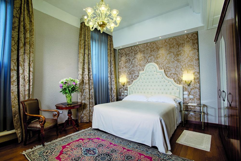 undefined Santa Chiara Hotel 4