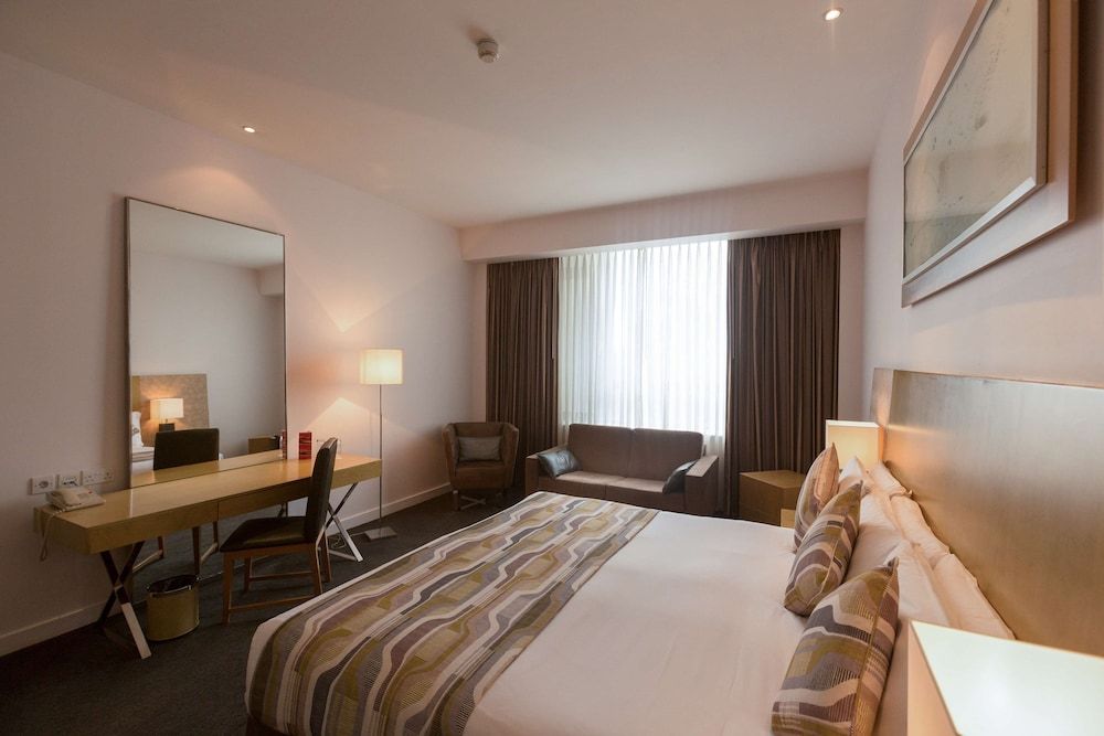 undefined Park Plaza Cardiff 10