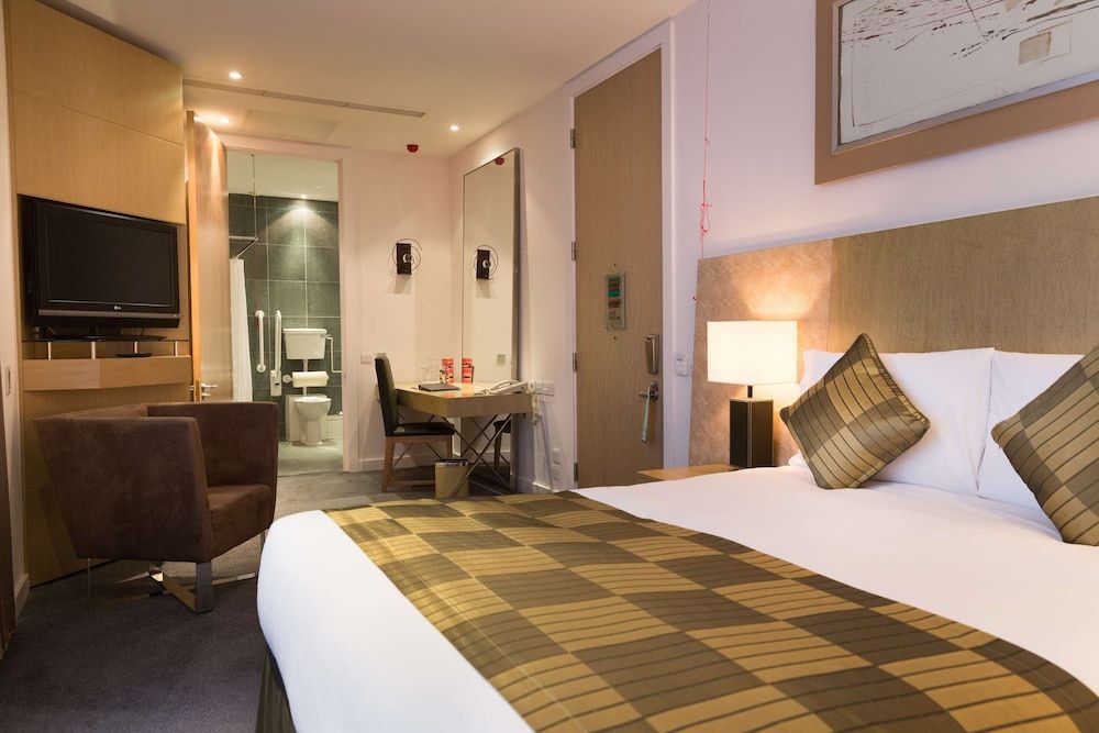 Park Plaza Cardiff Superior Room 5