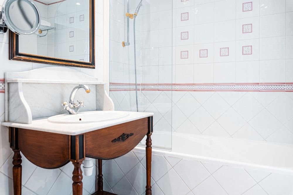 undefined Maison Eugenie 10