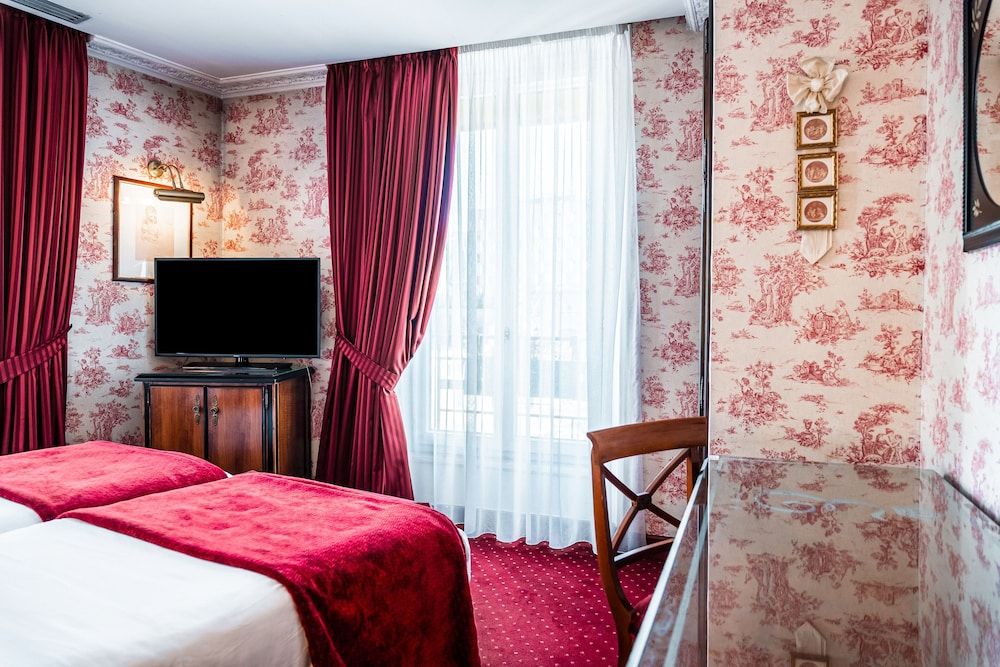 undefined Maison Eugenie 8